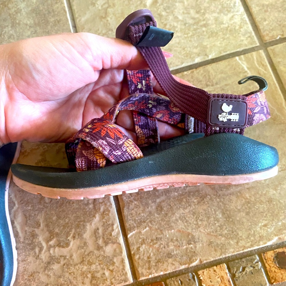 Chacos kids flower sandal